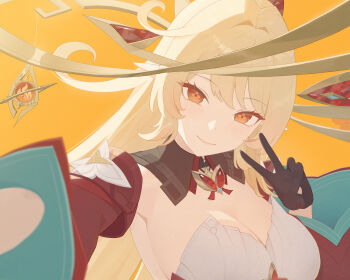1girl alice_(genshin_impact) black_gloves blonde_hair breasts cleavage commentary_request cowlick detached_sleeves flower-shaped_pupils genshin_impact gloves gold_halo head_tilt highres large_breasts long_hair looking_at_viewer orange_background orange_eyes palulap pointy_ears pyro_symbol_(genshin_impact) red_sleeves selfie smile solo symbol-shaped_pupils upper_body v very_long_hair vision_(genshin_impact)