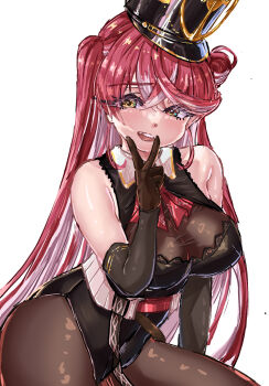 1girl black_bodysuit black_gloves black_hat black_leotard blush bodysuit breasts cleavage colored_inner_hair commentary elbow_gloves gloves hat heterochromia highres hololive houshou_marine houshou_marine_(marching_band) large_breasts leotard long_hair looking_at_viewer multicolored_hair official_alternate_costume open_mouth pink_streaks red_eyes red_hair rorol_reime smile solo v v_over_mouth very_long_hair virtual_youtuber white_background yellow_eyes