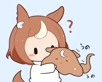1girl ? animal_ears blue_background blush brown_hair chibi chibi_only commentary_request gomashio_(goma_feet) horse_ears horse_girl horse_tail long_sleeves meisho_doto_(umamusume) multicolored_hair no_mouth shirt short_hair simple_background tail translation_request tsurumaru_tsuyoshi_(umamusume) two-tone_hair umamusume upper_body white_hair white_shirt |_|