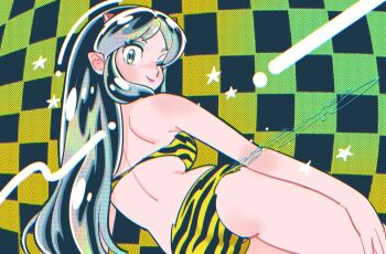 1girl animal_print bikini breasts checkered_background cone_horns from_behind green_background green_hair highres horns long_hair lum makeup muda_rengou_to_ziggy_stardust one_eye_closed pointy_ears print_bikini sidelocks signature solo star_(symbol) swimsuit tiger_print urusei_yatsura yellow_background