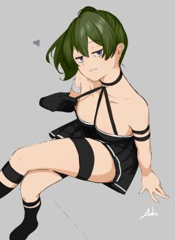 1girl anho arm_strap bare_shoulders black_dress black_gloves black_socks choker commentary_request crossed_legs dress gloves green_hair grey_background hair_between_eyes heart invisible_chair kneehighs long_hair looking_at_viewer o-ring o-ring_choker pleated_dress purple_eyes side_ponytail simple_background single_glove sitting sleeveless sleeveless_dress smile socks solo sousou_no_frieren teasing ubel_(sousou_no_frieren)