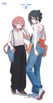 2girls absurdres amayui_moka back_bow backless_outfit bag baggy_pants black_hair black_pants blunt_bangs blunt_sidelocks bow bracelet brown_shoes choya_hanabi commentary_request denim double-parted_bangs earrings eyeliner facial_mark full_body glasses hair_between_eyes highres jeans jewelry loafers low_twintails makeup multi-tied_hair multicolored_hair multiple_girls multiple_rings pants parted_bangs pink_hair ponytail red_bow red_eyeliner ring round_eyewear shirt shoes sidelocks simple_background simuyutou sleeveless sleeveless_shirt sneakers streaked_hair tote_bag twintails virtual_youtuber vspo! white_background white_shoes