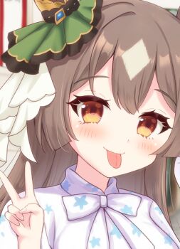 :p blush bow brown_eyes brown_hair closed_mouth commentary_request hand_up hands_up long_hair looking_at_viewer multicolored_hair print_shirt satono_diamond_(umamusume) shirt smile star_(symbol) star_print terimuku tongue tongue_out two-tone_hair umamusume upper_body v white_bow white_hair white_shirt