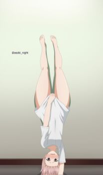 1girl @_@ arm_support asobi_night barefoot blush breasts collarbone covering_privates covering_crotch feet female_focus grey_eyes handstand highres inui_sajuna looking_at_viewer lycoris_challenge_(meme) lycoris_recoil meme no_pants one_arm_handstand open_mouth parody pink_hair scene_reference shirt short_sleeves small_breasts solo sono_bisque_doll_wa_koi_wo_suru thick_thighs thighs toes twitter_username upside-down white_shirt