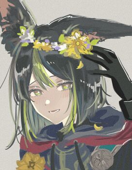 1boy animal_ears black_gloves black_hair commentary_request fox_boy fox_ears genshin_impact gloves green_hair green_streaks grey_background head_wreath highres kitagawa_ti light_blush looking_at_viewer male_focus multicolored_hair open_mouth portrait short_hair sideways_glance simple_background solo teeth tighnari_(genshin_impact)
