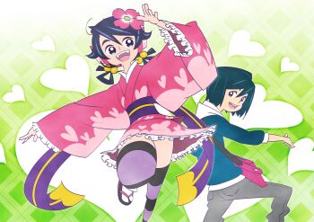 1boy 1girl bag black_hair bow dogwood_(flower) flower green_eyes green_hair hair_bobbles hair_bow hair_flower hair_ornament hair_ribbon heart heart_print japanese_clothes kimono looking_back master nante_midara_na_sequencer_da_(vocaloid) obi open_mouth ribbon sandals sash short_kimono shoulder_bag striped_clothes striped_thighhighs sunafuki_tabito teeth thighhighs vocaloid vy1 zouri