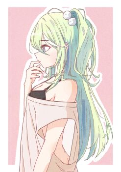 1girl absurdres black_bra border bra breasts chaeeunhan124 cleavage commentary_request film_grain from_side green_hair hair_ornament hand_to_own_mouth hand_up highres korean_commentary long_hair off-shoulder_shirt off_shoulder one_side_up outline pink_background pink_shirt pom_pom_(clothes) pom_pom_hair_ornament profile shirt simple_background solo stellive underwear upper_body virtual_youtuber white_border white_outline yuzuha_riko