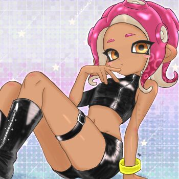1girl agent_8_(splatoon) black_boots blush blush_stickers boots bracelet closed_mouth commentary_request dark-skinned_female dark_skin highres jewelry medium_hair midriff navel nintendo octoling pink_hair signature sitting solo splatoon_(series) splatoon_2 splatoon_2:_octo_expansion star_(symbol) tentacle_hair thigh_strap yellow_eyes z8229z