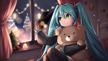 1girl black_thighhighs box candle christmas christmas_ornaments christmas_tree closed_mouth commentary commission detached_sleeves double-parted_bangs gift gift_box green_eyes green_hair green_nails green_pupils hair_between_eyes hatsune_miku highres holding holding_stuffed_toy indoors knees_up long_hair long_sleeves looking_to_the_side nail_polish night on_bed seru_(cell_495) sidelighting sitting skeb_commission smile solo split_mouth stuffed_animal stuffed_toy tareme teddy_bear thighhighs twintails twitter_username very_long_hair vocaloid wide_sleeves window