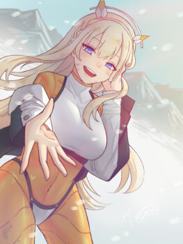 1girl blonde_hair blue_eyes bodysuit breasts commentary_request commission covered_collarbone covered_navel cowboy_shot dutch_angle goddess_of_victory:_nikke hair_between_eyes hand_up headgear highres i_(kotombre_0370) jacket large_breasts long_hair looking_at_viewer mountain mountainous_horizon open_mouth outdoors outstretched_arm pixiv_commission sidelocks smile snow snowflakes snowing solo teeth tove_(nikke) turtleneck upper_teeth_only