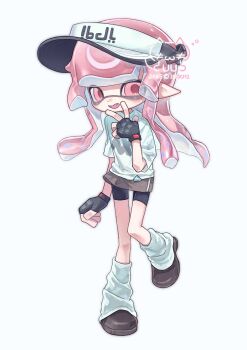 1girl 1n0chi artist_name bags_under_eyes black_gloves black_shorts blunt_bangs brown_shoes brown_skirt fangs fingerless_gloves full_body gloves hand_to_own_mouth hand_up hat highres inkling inkling_girl inkling_player_character long_hair looking_at_viewer loose_socks miniskirt nintendo open_mouth pink_eyes pink_hair pointy_ears ringed_eyes shirt shoes shorts shorts_under_skirt simple_background skirt smile socks solo splatoon_(series) standing standing_on_one_leg t-shirt tentacle_hair visor_cap white_background white_hat white_shirt white_socks
