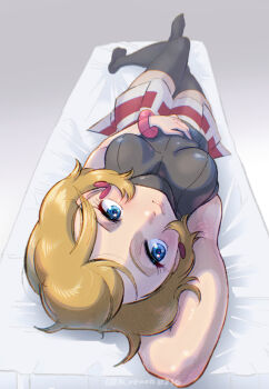 1girl black_sweater black_thighhighs blonde_hair blue_eyes breasts commentary_request h_renah highres looking_at_viewer lying medium_breasts miniskirt nintendo on_back pleated_skirt pokemon pokemon_(anime) pokemon_xy_(anime) serena_(pokemon) short_hair skirt sleeveless sleeveless_turtleneck smile solo sweater thighhighs turtleneck two-tone_skirt