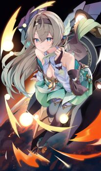 1girl absurdres bare_shoulders black_hairband blue_eyes breasts bridal_gauntlets chobonu cleavage closed_mouth commentary firefly_(honkai:_star_rail) floating_hair gradient_thighhighs green_pupils green_skirt grey_hair hairband hand_up highres honkai:_star_rail honkai_(series) long_hair looking_at_viewer medium_breasts simple_background skirt smile solo