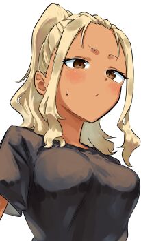 1girl black_shirt blonde_hair breasts brown_eyes closed_mouth commentary_request highres ichinose_karina long_hair manemane_nichinichi medium_breasts mocha_kichi shirt simple_background small_sweatdrop solo tan upper_body white_background