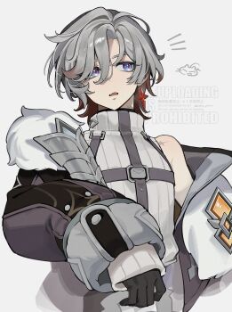 1boy black_gloves blue_eyes brown_hair coat commentary fang genshin_impact gloves gradient_hair grey_background grey_hair hair_between_eyes highres illuga_(genshin_impact) long_sleeves male_focus mole mole_under_eye multicolored_hair off_shoulder open_clothes open_coat open_mouth scar scar_on_neck scar_on_shoulder simple_background sky_yoichi sleeveless sleeveless_turtleneck solo turtleneck upper_body watermark