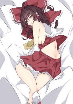 1girl absurdres ascot ass bow breasts brown_hair commentary_request detached_sleeves frilled_bow frilled_hair_tubes frilled_skirt frills grin hair_bow hair_tubes hakurei_reimu highres long_hair looking_at_viewer red_bow red_eyes red_skirt sideboob skirt skirt_set smile socks solo touhou unanooo_(fthx7532) white_socks yellow_ascot