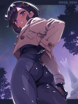 1girl ass ass_focus black_bodysuit black_gloves black_hair blurry blurry_background blush bodysuit brown_jacket commentary_request cowboy_shot dark-skinned_female dark_skin emma_(pokemon) gloves grin hair_ornament hand_on_own_hip highres jacket long_sleeves looking_at_viewer looking_down lumiose_city night nintendo outdoors pokemon pokemon_legends:_z-a purple_eyes rogobo_(rgb_0127) short_hair skin_tight smile solo standing star_(sky) tower tree twitter_username