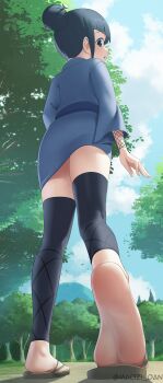 1girl absurdres black_hair blue_kimono blue_sky cloud cloudy_sky detached_leggings feet fishnet_sleeves fishnets flip-flops foot_focus foreshortening forest from_behind from_below full_body hair_bun heel_up highres japanese_clothes kimono kneepits kunoichi_tsubaki_no_mune_no_uchi legs looking_at_viewer looking_back maozi_dan mokuren_(kunoichi_tsubaki_no_mune_no_uchi) nature ninja open_mouth outdoors sandals short_kimono sky soles solo thighhighs tiptoes tree zettai_ryouiki