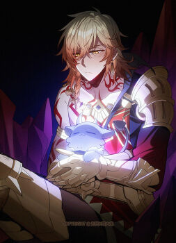 1boy arm_tattoo armlet black_coat black_pants blonde_hair blush braid chest_tattoo chimera_(honkai:_star_rail) chinese_commentary clawed_gauntlets coat commentary_request creature earrings facial_tattoo gold_earrings gold_necklace gradient_hair highres holding holding_creature honkai:_star_rail honkai_(series) jewelry leg_armor male_focus medium_hair multicolored_hair mydei_(honkai:_star_rail) necklace open_clothes open_coat pants phainon_(honkai:_star_rail) phainon_(vigethos)_(honkai:_star_rail) red_hair red_tattoo side_braid solo tattoo weibo_6488425722 yellow_eyes