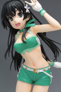 1girl 3d alternate_costume armpits autodesk_3ds_max_(medium) bare_shoulders belt blue_eyes breasts commentary cowboy_shot english_commentary figure fingerless_gloves flower gloves green_shorts grey_background hair_flower hair_ornament highres kizaki_aoi large_breasts legs light_blush long_hair looking_at_viewer marmoset_toolbag_(medium) midriff navel open_mouth saten_ruiko short_shorts shorts sidelocks simple_background solo standing stomach teeth thighs toaru_kagaku_no_railgun toaru_majutsu_no_index upper_teeth_only v-shaped_eyebrows white_belt white_flower white_gloves zbrush_(medium)