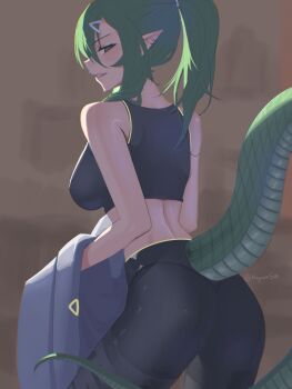 1girl arknights arknights:_endfield ass bare_arms black_pants black_sports_bra breasts brown_background commentary cowboy_shot ear_piercing english_commentary fluorite_(arknights) from_behind green_eyes green_hair hair_ornament hairclip highres holding kyuunsai large_breasts long_hair looking_at_viewer looking_back pants parted_lips piercing pointy_ears ponytail smile snake_girl snake_tail solo sports_bra tail