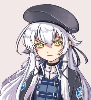 1girl altina_orion beret black_hat bright_pupils closed_mouth commentary eiyuu_densetsu english_commentary green_eyes hair_between_eyes hair_ornament hat highres long_hair looking_at_viewer sen_no_kiseki sen_no_kiseki_(series) sen_no_kiseki_iii smile solo tristells upper_body white_hair white_pupils x_hair_ornament