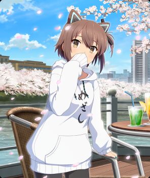 1girl aqua_nails arm_support black_leggings blue_sky brown_eyes brown_hair building chair cherry_blossoms cityscape clothes_writing cloud cone_hair_bun cosplay cowboy_shot cup day dot_nose double_bun drinking_glass drinking_straw etou_kanami falling_petals food fruit game_cg gems_company hair_bun hand_to_own_mouth hood hood_down hoodie leggings lemon lemon_slice long_sleeves looking_at_viewer mizushina_aoi mizushina_aoi_(cosplay) official_art outdoors petals pink_petals railing river short_hair single_sleeve_past_fingers single_sleeve_past_wrist sky solo standing third-party_source toji_no_miko toji_no_miko:_kizamishi_issen_no_tomoshibi translated tree white_hoodie wooden_deck