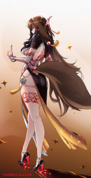 1girl artist_name ass back backless_dress backless_outfit blush bracelet breasts brown_background brown_hair brown_tail closed_mouth commentary dress fingernails from_side full_body gradient_background hair_ornament hand_up highres jewelry long_hair medium_breasts paid_reward_available pelvic_curtain solo standing tassel tomatolaccoon very_long_hair white_background ye_shunguang zenless_zone_zero