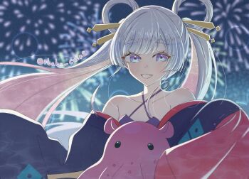 1girl aerial_fireworks backlighting bare_shoulders blue_background blue_eyes blue_kimono cho_kaguya-hime! fireworks grey_hair hair_ornament hair_rings hair_stick hashtag-only_commentary highres japanese_clothes kimono long_hair long_sleeves looking_at_viewer octopus rbaba_cain2 runami_yachiyo smile solo twintails twitter_username upper_body