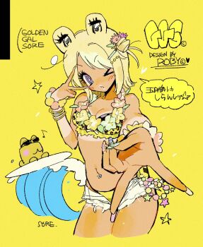 >_o 1girl animal_print ball_pit_chain bangle bikini blonde_hair bracelet breasts cleavage commentary cutoffs english_text flower flower_necklace ganguro gyaru gyaru_v hair_ornament highres jewelry lei leopard_print manba_gyaru medium_breasts medium_hair mixed-language_text nail_art necklace one_eye_closed original purple_eyes ringed_eyes shorts solo soreeyu_(sore-yu) speech_bubble surfing swimsuit tan tanline translation_request v wallet_chain water white_shorts yellow_background yellow_bikini