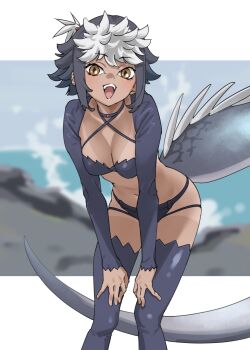 1girl :d black_hair blurry blurry_background breasts brown_eyes commentary cowboy_shot grey_thighhighs hands_on_own_knees highres kemono_friends leaning_forward lizard_tail long_sleeves marine_iguana_(kemono_friends) medium_breasts multicolored_hair navel open_mouth simple_background smile solo spiked_tail tail tan tanabe_(fueisei) tanline teeth thighhighs two-tone_hair upper_teeth_only white_background white_hair