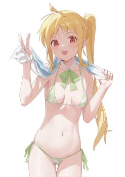 1girl ahoge arms_up bare_arms bare_shoulders bikini blonde_hair bocchi_the_rock! bow breasts cleavage collarbone gluteal_fold green_bow highres ijichi_nijika ke'ai_qu_qu long_hair narrow_hips navel open_mouth patterned_clothing ponytail red_eyes side-tie_bikini_bottom simple_background small_breasts smile solo stomach string_bikini swimsuit thighs v white_background