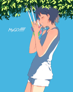 1girl bang_dream! bang_dream!_it's_mygo!!!!! bare_shoulders blue_background commentary cowboy_shot grey_hair grin group_name highres holding holding_umbrella short_hair shorts simple_background smile solo standing takamatsu_tomori tank_top too_many_umbrellas umbrella white_shorts white_tank_top yukitake_(bullfalk)