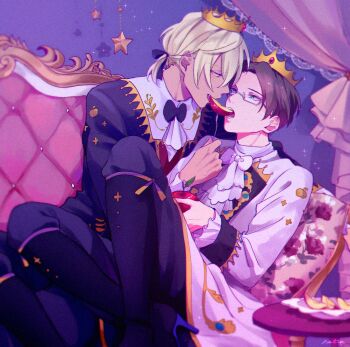 2boys akutsu_mabu apple apple_slice ascot black_boots black_jacket black_ribbon blonde_hair boots bow brown_hair commentary_request crown curtains food food_in_mouth fruit green_eyes high_heels highres jacket long_sleeves male_focus multiple_boys niiboshi_reo open_mouth pillow rectangular_eyewear ribbon sarazanmai shaaark_rotta03 shared_food sharp_teeth short_hair sitting sparkle table teeth white_ascot white_bow white_jacket yaoi