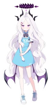 1girl ahoge alternate_costume angel&#039;s_24_uniform_(blue_archive) apron billbung blue_apron blue_archive commentary_request cosplay demon_girl demon_horns demon_wings forehead full_body hair_ornament hairclip halo highres hina_(blue_archive) horns id_card long_hair looking_at_viewer part_time_job parted_bangs ponytail purple_eyes shoes short_sleeves sidelocks simple_background sneakers solo sora_(blue_archive) sora_(blue_archive)_(cosplay) standing store_clerk wavy_hair white_background white_hair wings