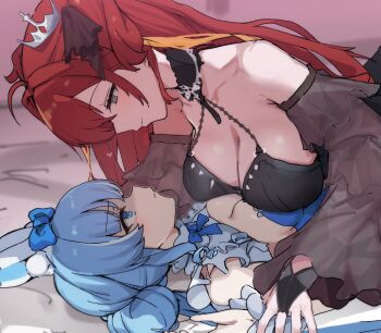 2girls akane_lize arahashi_tabi armpit_crease black_shirt blue_bow blue_bowtie blue_eyes blue_hair bow bowtie breast_press breasts cleavage closed_mouth commentary_request detached_sleeves eye_contact frills girl_on_top grey_eyes hair_bow highres korean_commentary large_breasts long_hair long_sleeves looking_at_another mimichu multicolored_hair multiple_girls red_hair shirt sleeveless sleeveless_shirt stellive streaked_hair virtual_youtuber yuri