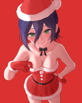 1girl absurdres bare_shoulders belt black_belt black_hair blush bow breasts chainsaw_man choker cleavage collarbone commentary_request dress from_above fur-trimmed_dress fur_trim gloves green_eyes hair_between_eyes hair_bun hand_on_own_hip hat highres looking_at_viewer medium_breasts purple_hair red_background red_dress red_gloves reze_(chainsaw_man) santa_costume santa_hat short_hair simple_background smile solo strapless strapless_dress uzura_(uzra_illust)