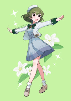 1girl :d artist_name blush bow bowtie braid breasts brooch brown_shoes buttons collared_dress dot_nose dress flower full_body green_background green_bow green_bowtie green_hair hat high_heels highres idolmaster idolmaster_million_live! idolmaster_million_live!_theater_days jacket jewelry lace-trimmed_socks long_sleeves medium_breasts mogukichi_aka nagayoshi_subaru official_alternate_costume open_clothes open_jacket open_mouth outstretched_arms red_eyes school_uniform shoes short_hair simple_background single_braid smile socks sparkle standing v-shaped_eyebrows white_flower white_hat white_jacket white_socks