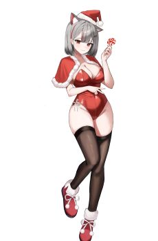 1girl absurdres black_thighhighs bob_cut breasts candy capelet center-flap_bangs cleavage closed_mouth commentary_request covered_navel double-parted_bangs earrings food full_body fur-trimmed_capelet fur-trimmed_shoes fur_trim grey_hair groin hair_ornament hairclip hand_up hat highres holding holding_candy holding_food holding_lollipop jewelry korean_commentary large_breasts leg_up leotard lollipop looking_at_viewer multicolored_hair neneko_mashiro parallel_hairclips pom_pom_(clothes) red_capelet red_eyes red_leotard red_shoes saghgun123 santa_hat shoes short_hair simple_background smile solo standing standing_on_one_leg stellive strapless strapless_leotard streaked_hair thighhighs v virtual_youtuber white_background