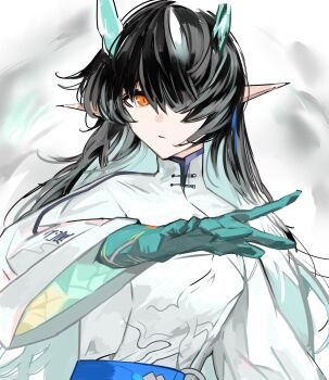 1girl arknights arm_up black_hair chiriejjiyo colored_skin dragon_girl dragon_horns dress dusk_(ambience_synesthesia)_(arknights) dusk_(arknights) green_skin hair_over_one_eye highres horns long_hair long_sleeves looking_at_viewer one_eye_covered orange_eyes pointy_ears simple_background solo upper_body white_background white_dress