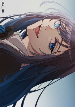 1girl ado_(utaite) black_bow black_bowtie black_hair blue_eyes blue_hair bow bowtie chando_(ado) colored_inner_hair commentary gradient_hair highres keeko_(kk_0012) long_hair multicolored_hair open_mouth sideways solo symbol-only_commentary teeth upper_teeth_only