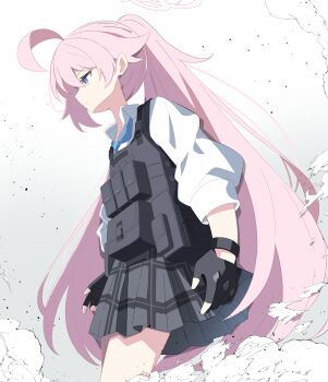 1girl black_gloves blue_archive blue_bow blue_bowtie blue_eyes bow bowtie closed_mouth commentary_request gloves grey_background hair_between_eyes halo highres hoshino_(armed)_(blue_archive) hoshino_(blue_archive) miniskirt open_hands pink_hair pink_halo ponytail sasanoha_(sasanoha0712) school_uniform serious skirt standing