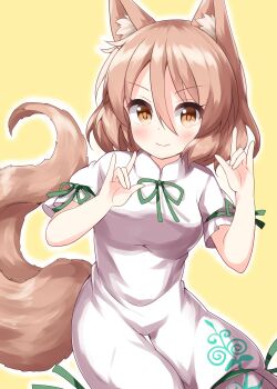 1girl animal_ears bow breasts brown_hair closed_mouth commentary_request fox_ears fox_girl fox_tail green_bow hair_between_eyes hands_up highres kudamaki_tsukasa looking_at_viewer medium_breasts one-hour_drawing_challenge romper ruu_(tksymkw) short_hair short_sleeves simple_background smile solo tail touhou white_background white_romper white_sleeves yellow_background yellow_eyes