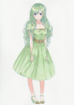 1girl arms_at_sides belt belt_buckle blue_eyes bow breasts brown_belt buckle closed_mouth collarbone commentary_request dress dress_bow expressionless full_body green_bow green_dress green_hair green_shoes high_heels highres long_hair looking_at_viewer marker_(medium) medium_breasts medium_dress meeya original parted_bangs pearl_hair_ornament pleated_dress scoop_neck shoes short_sleeves simple_background solo straight-on traditional_media wavy_hair white_background