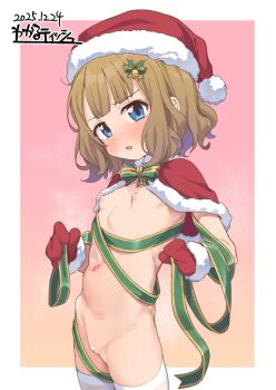 1girl artist_name bar_censor bell blue_eyes blush border bow bowtie breasts brown_background brown_hair capelet censored cleft_of_venus dated fur-trimmed_capelet fur-trimmed_gloves fur-trimmed_headwear fur_trim gloves gradient_background green_bow green_bowtie green_ribbon hair_bell hair_bow hair_ornament hat highres hip_bones holding holding_ribbon idolmaster idolmaster_million_live! kanabun leaf_hair_ornament loli looking_at_viewer lossy-lossless md5_mismatch medium_hair naked_ribbon navel nipples outside_border parted_lips pink_background pom_pom_hat_ornament pussy red_capelet red_gloves red_hat ribbon santa_costume santa_hat small_breasts solo striped_bow striped_bowtie striped_clothes suou_momoko thighhighs webp-to-png_conversion white_border white_thighhighs
