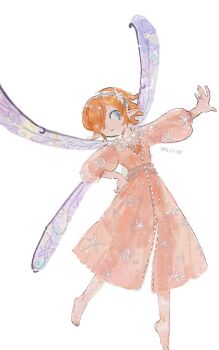 1girl 4sssst alternate_costume barefoot blue_eyes closed_mouth commentary dress fairy_wings gallica_(metaphor:_refantazio) hair_over_one_eye highres metaphor:_refantazio orange_hair pink_dress simple_background smile solo symbol-only_commentary white_background wings