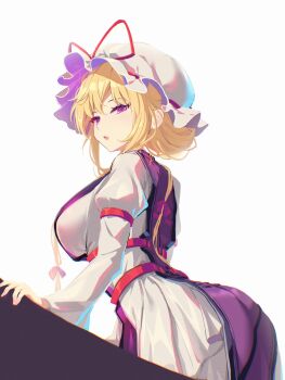 1girl ass blonde_hair highres minust tagme tauminust touhou yakumo_yukari