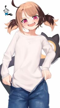 1girl alternate_costume artist_name blue_pants blush brown_hair commentary cowboy_shot cowlick denim doodle_inset earrings english_commentary gigi_murin hair_between_eyes highres hololive hololive_english jeans jewelry light_brown_hair long_sleeves looking_at_viewer multicolored_hair open_mouth open_pants paid_reward_available pants pink_eyes sharp_teeth shirt short_hair simple_background smile standing stud_earrings sweat tail teeth tongue twintails two-tone_hair virtual_youtuber white_background white_shirt yoako