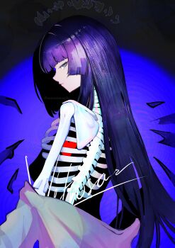 1girl absurdres arknights black_background black_halo blue_background bone character_name closed_mouth commentary detached_wings exposed_bone from_behind grey_eyes halo heart_(organ) highres long_hair looking_at_viewer purple_hair shirt simple_background solo twitter_username upper_body virtuosa_(arknights) wawamachi white_shirt wings