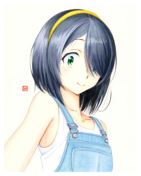 Rule 34 | 1girl, black hair, blue overalls, closed mouth, green eyes, hair over one eye, hairband, jijou wo shiranai tenkousei ga guigui kuru., long bangs, looking at viewer, medium hair, nishimura akane, one eye covered, overalls, painting (medium), shirt, sleeveless, smile, solo, traditional media, upper body, watercolor (medium), white shirt, y takeshinu wan, yellow hairband
